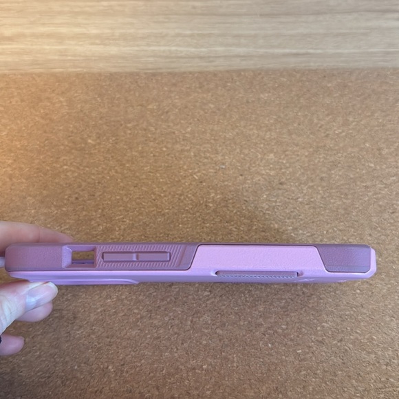 iPhone 13 Pro OtterBox Commuter Case - Picture 5 of 6